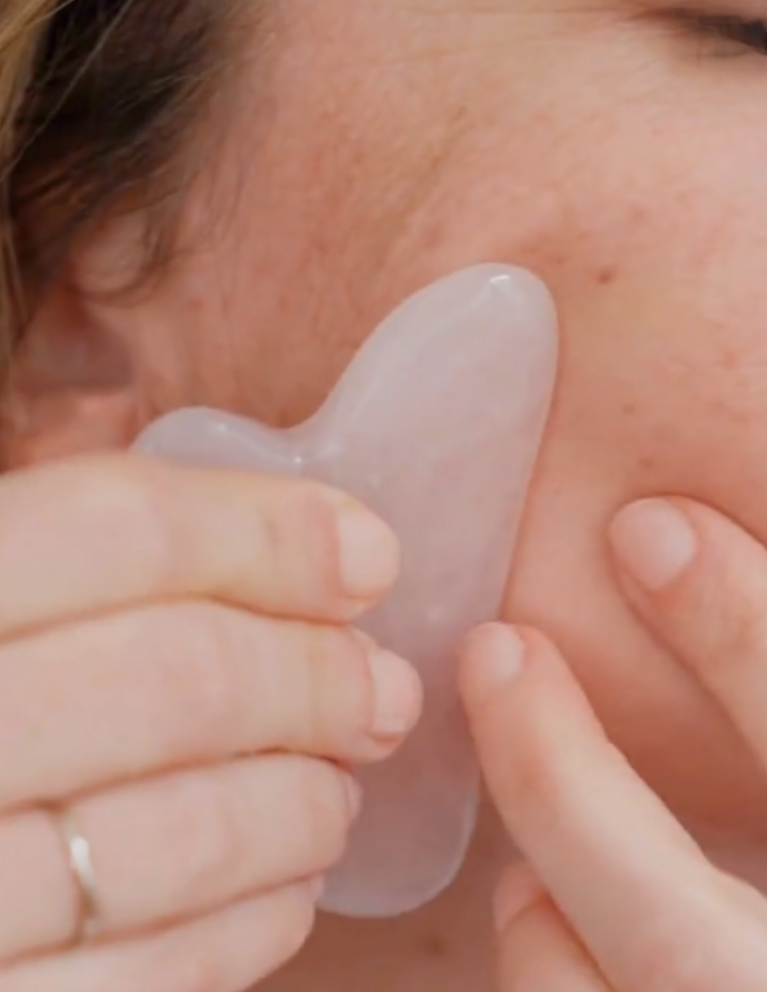 Gua sha - Face Moving