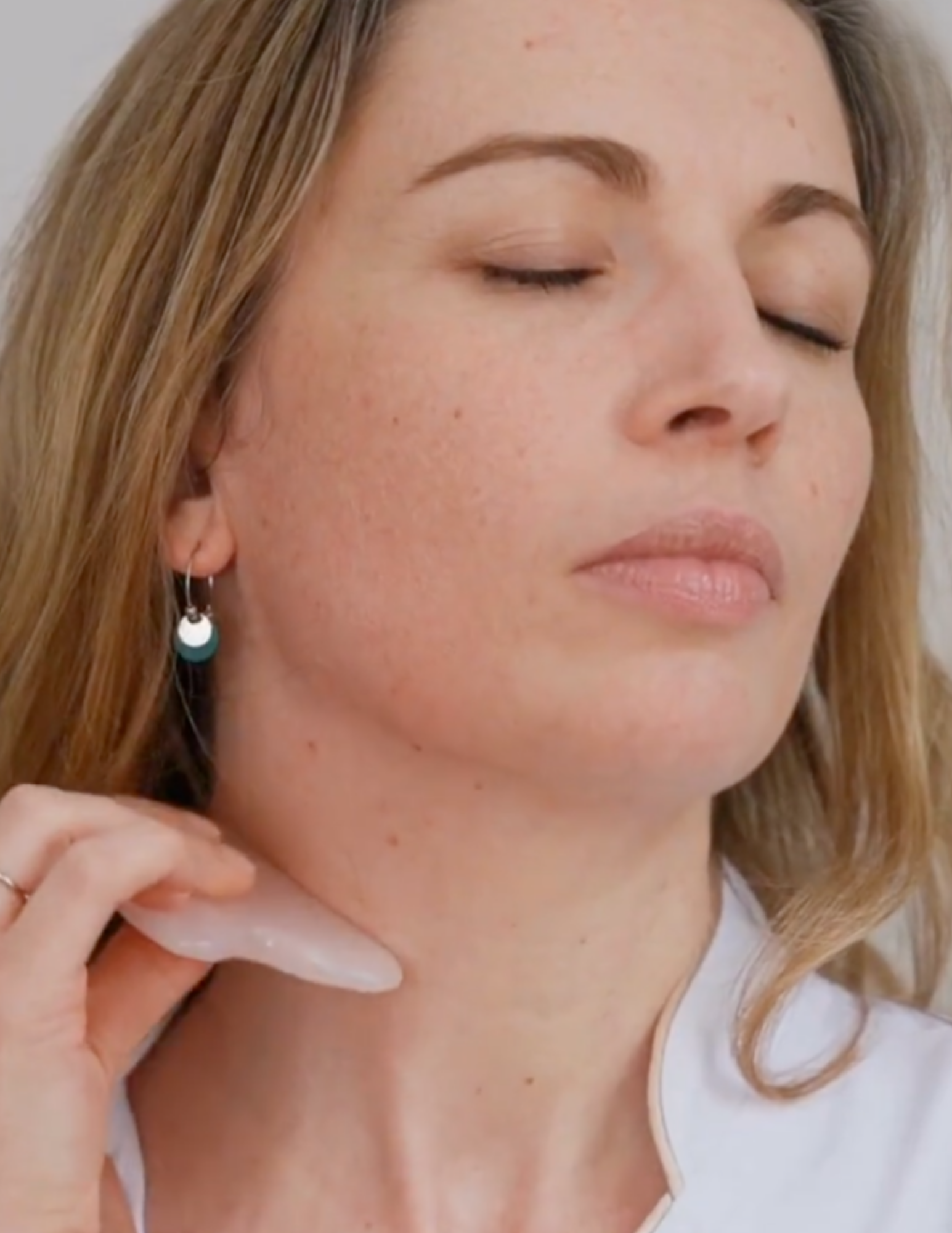 Gua sha - Face Moving