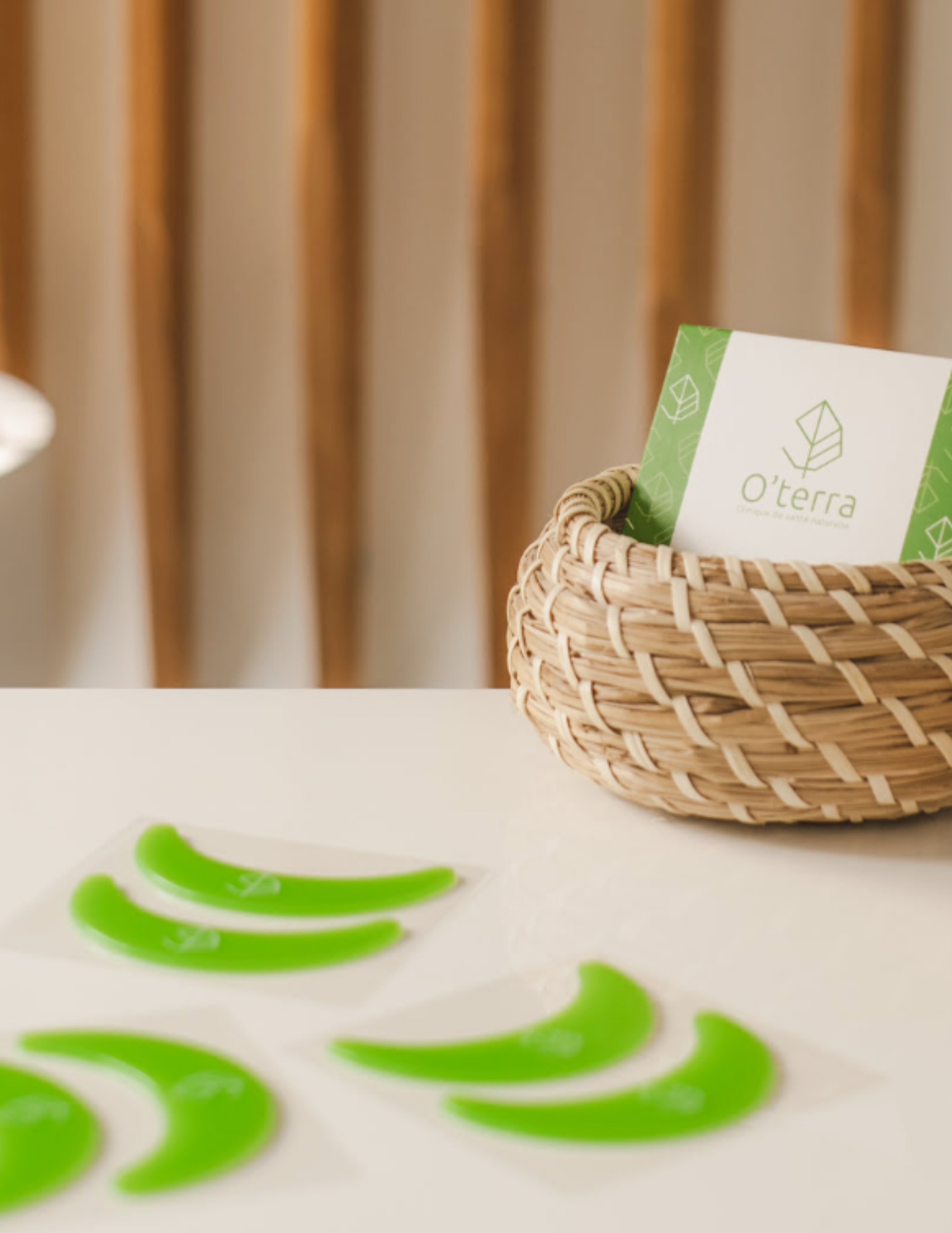 Reusable & luminous patches for the eye area