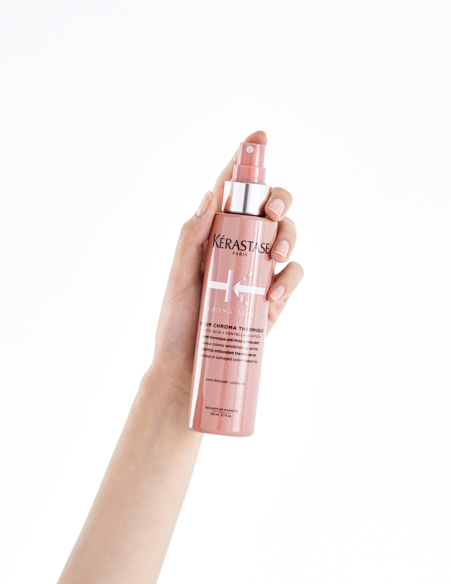 Nouveauté Kérastase - Magasinez Chroma Absolu chez Parikart! Le Sérum Chroma Protect est un protecteur thermique anti-frisottis et anti-oxydant. Cette essence de lait blanc sans rinçage est riche en antioxydants. Elle aide à préserver la couleur en protégeant complètement la fibre des agressions extérieures.