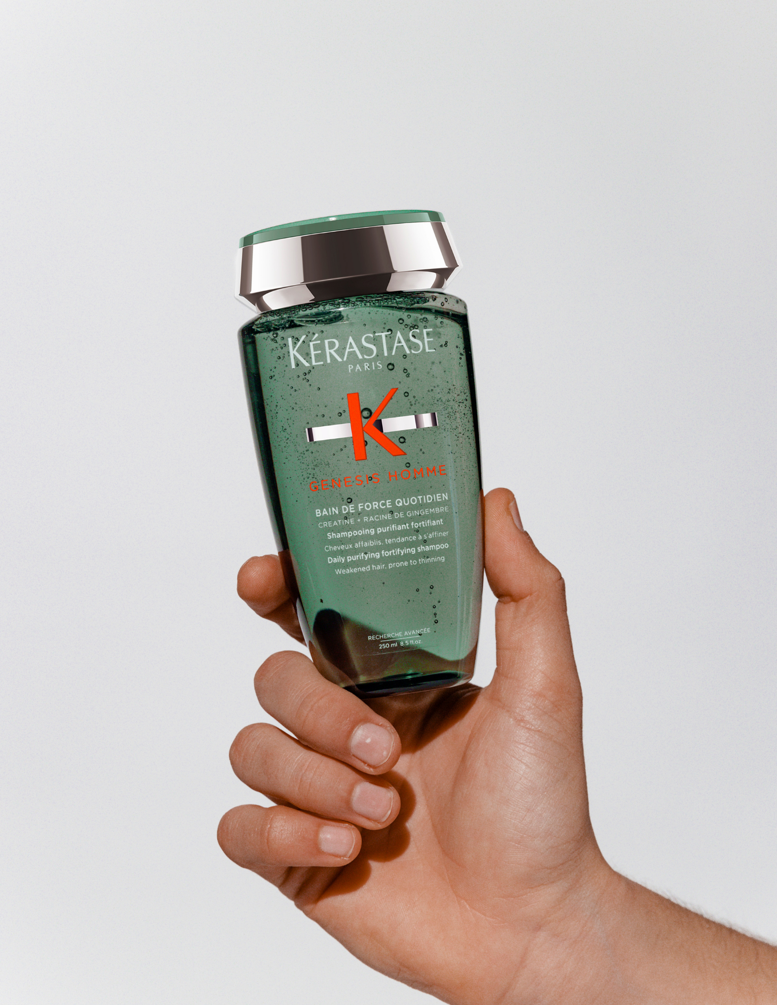 Kérastase Genesis Homme : Le bain de force quotidien est un shampoing fortifiant pour rendre les cheveux beaucoup plus forts et plus résistants à travers le temps. Livraison rapide et gratuite dès 50$ - Conseils personnalisés