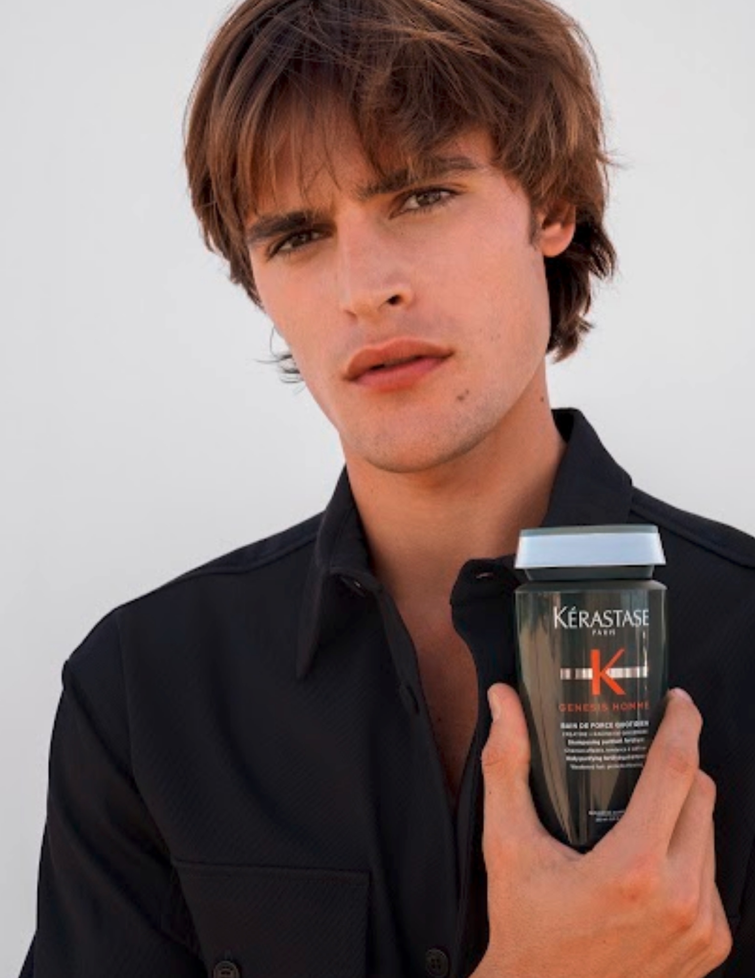 Kérastase Genesis Homme : Le bain de force quotidien est un shampoing fortifiant pour rendre les cheveux beaucoup plus forts et plus résistants à travers le temps. Livraison rapide et gratuite dès 50$ - Conseils personnalisés