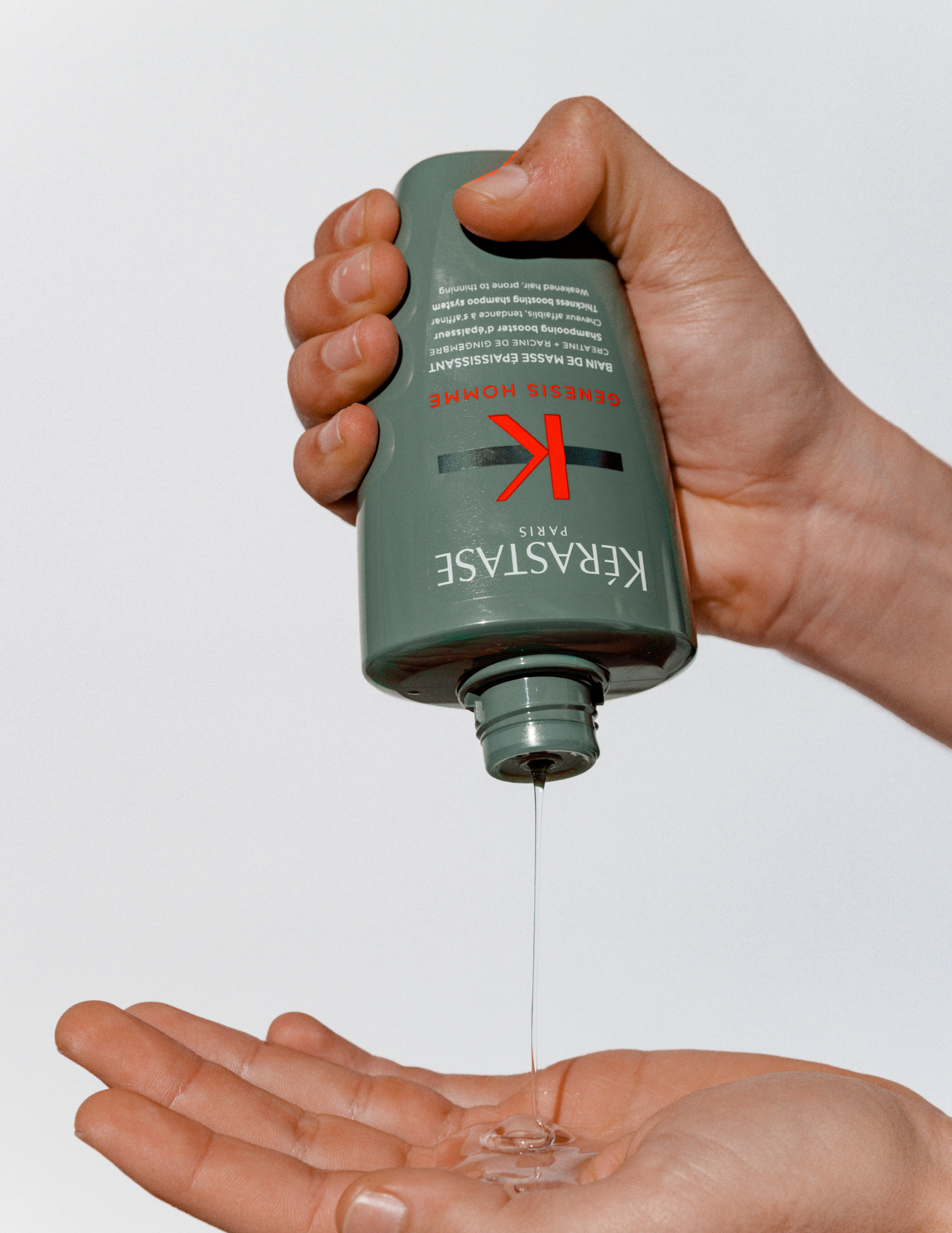 Kérastase Genesis Homme : Le bain de masse épaississant est un shampoing qui ira travailler l'épaisseur et la densité des cheveux qui ont tendance à s'affiner. Livraison rapide et gratuite dès 50$ - Conseils personnalisés