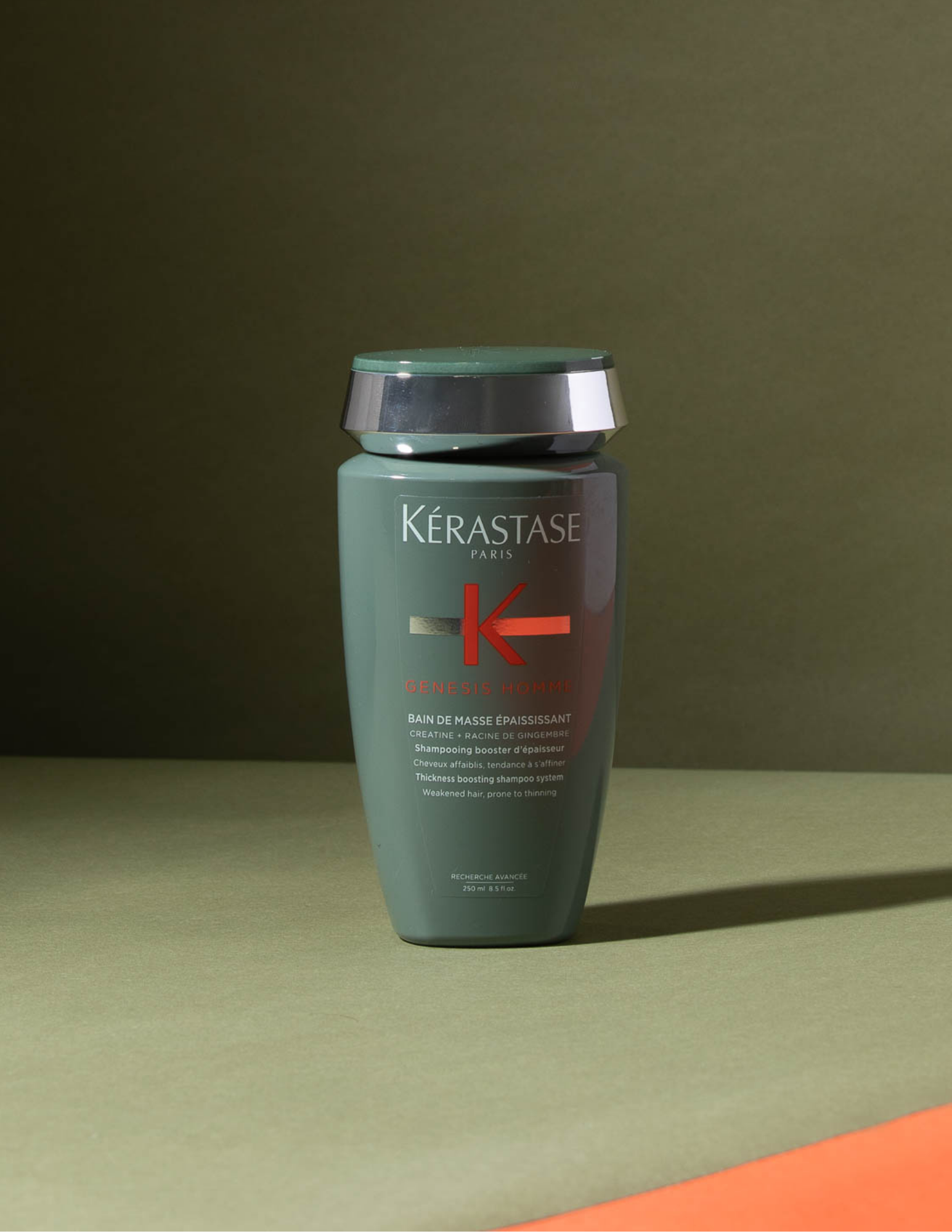 Kérastase Genesis Homme : Le bain de masse épaississant est un shampoing qui ira travailler l'épaisseur et la densité des cheveux qui ont tendance à s'affiner. Livraison rapide et gratuite dès 50$ - Conseils personnalisés