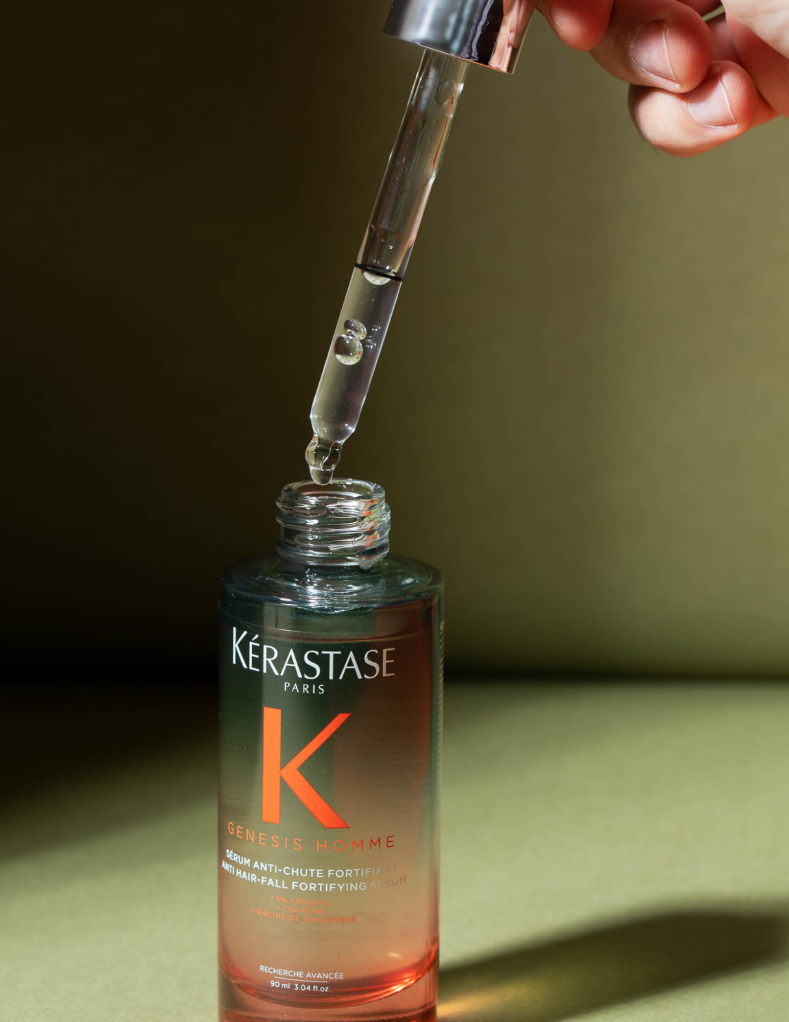 Kérastase Genesis homme : Le sérum anti-chute fortifiant est un incontournable pour lutter contre la chute des cheveux. Livraison rapide et gratuite dès 50$ - Conseils personnalisés