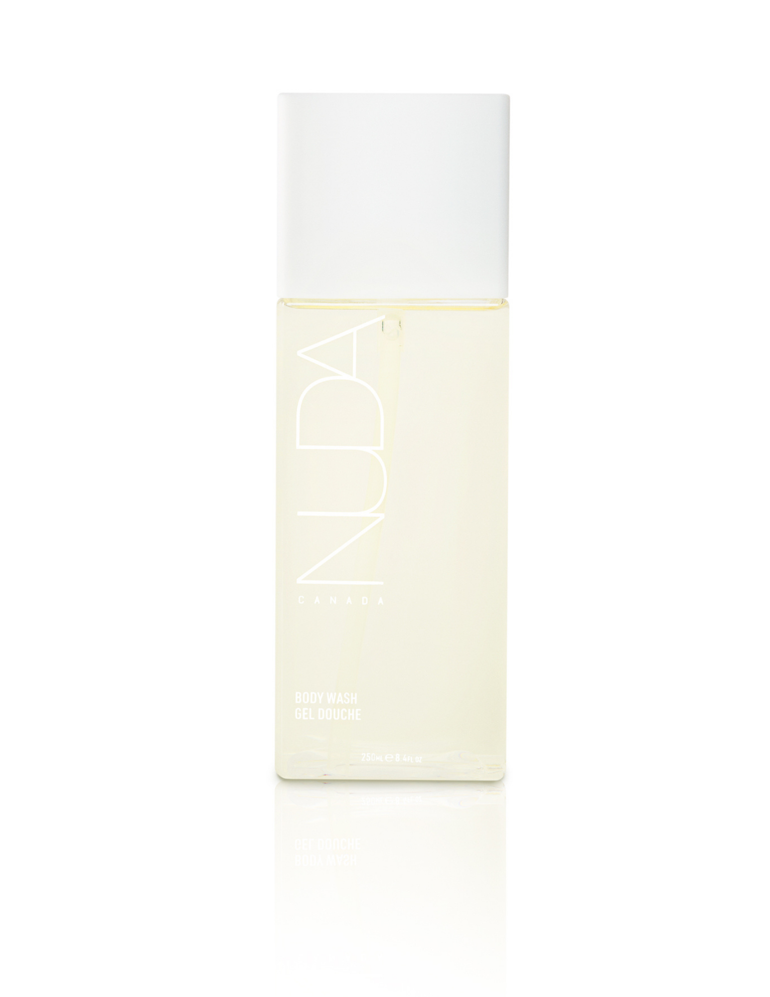Ce gel douche riche en antioxydants aidera à préserver un bronzage uniforme et de longue durée. Infusé d’extrait de vanille, d’extrait de citron et de gardénia pour rafraîchir et adoucir la peau, ce produit est le nouveau must de votre routine quotidienne. Livraison rapide et gratuite dès 50$