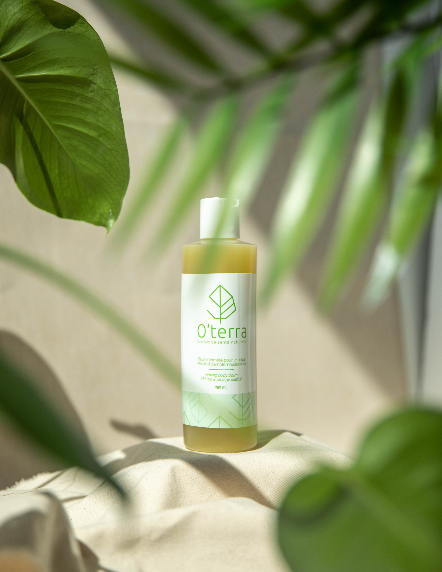 Le baume fermeté est conçu pour être complémentaire aux outils de beauté O'Terra tels que les ventouses et la roulette. Il contribue à diminuer l'apparence de la cellulite, la rétention d'eau en plus de brûler les graisses des cellules. Livraison rapide et gratuite dès 50$
