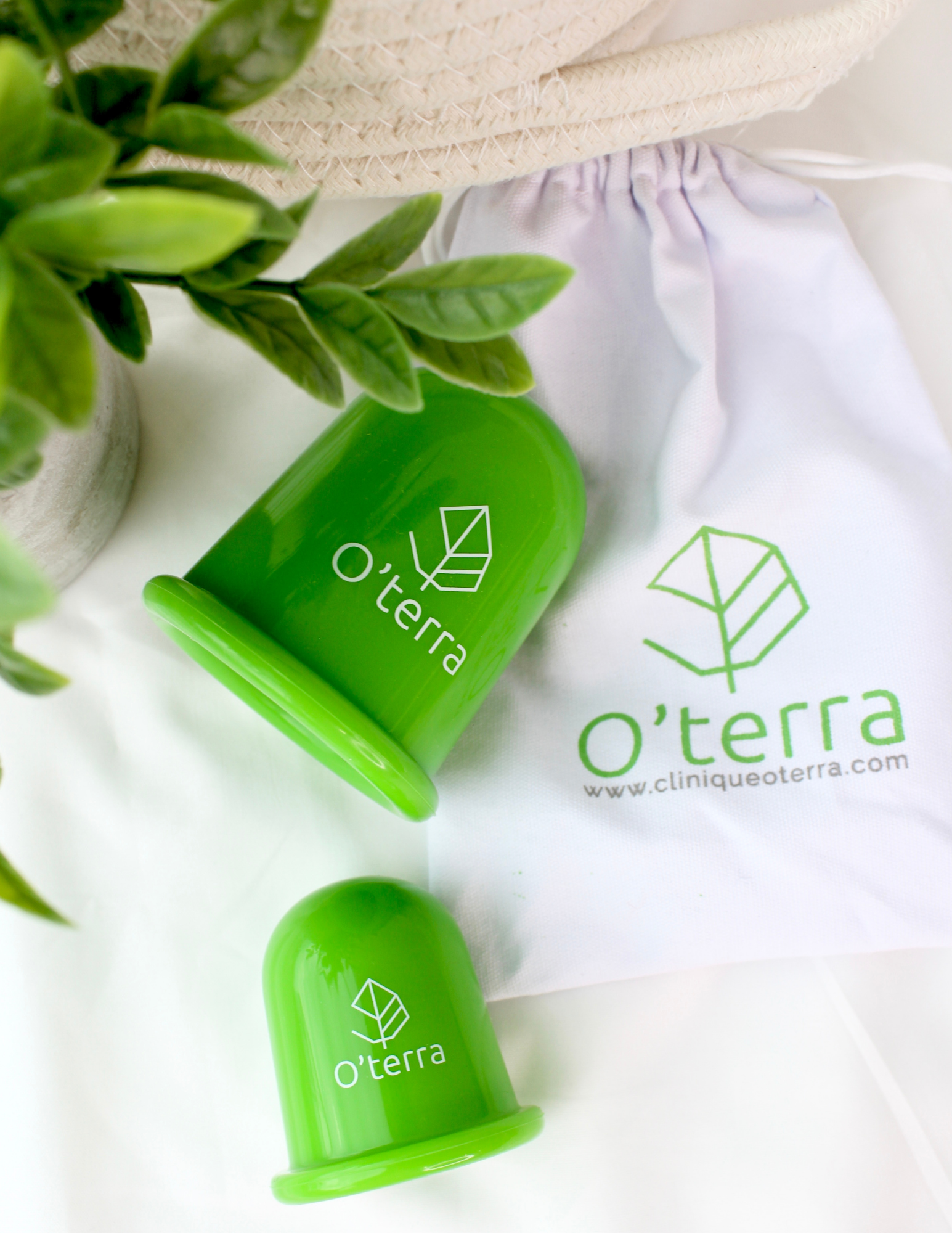 Les ventouses O'Terra sont une excellente solution anti-cellulite à faire à la maison. Elles sont efficaces peu importe le type de cellulite. Livraison rapide et gratuite dès 50$