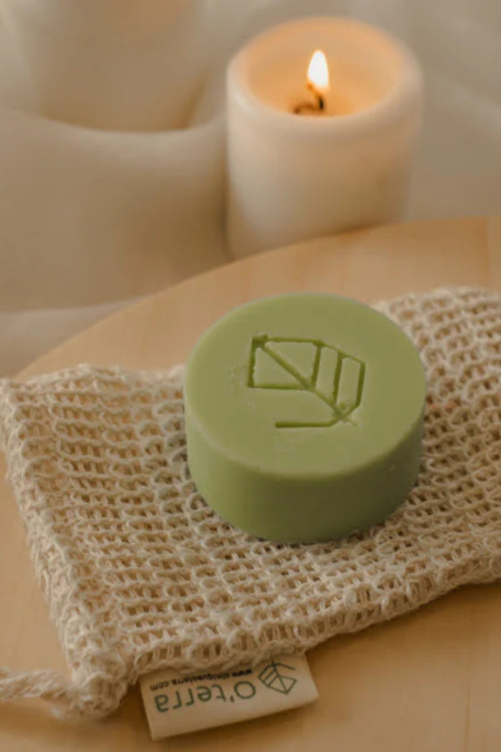 Fresh white grapefruit soap &amp; exfoliating pouch set - O'terra