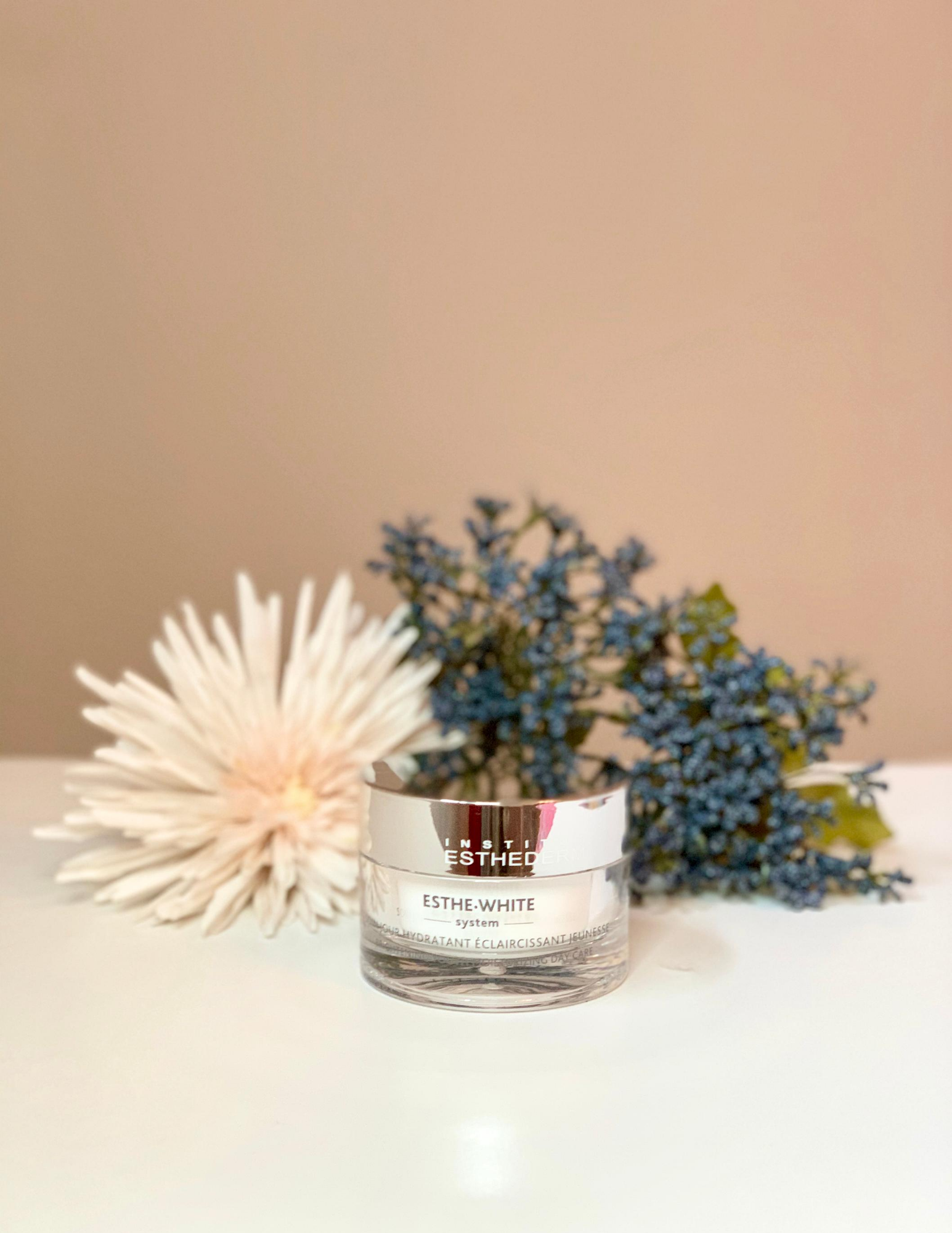 Esthe-White - Soin Jour Hydratant Illuminateur Jeunesse