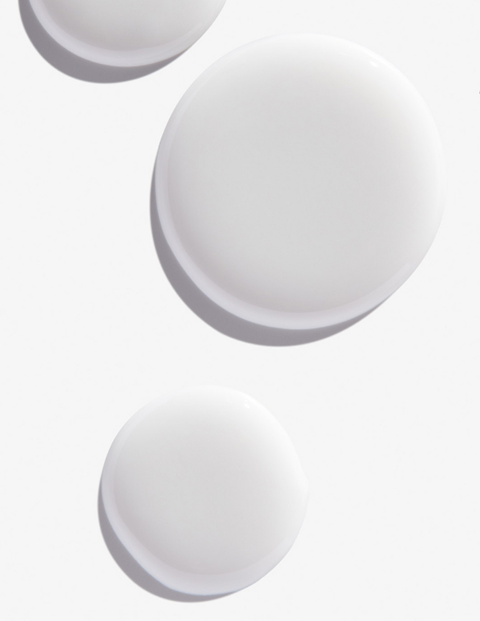 Le shampooing antipelliculaire Redken est un shampooing antipelliculaire qui a été testé par des dermatologues et qui est spécialisé pour aider à combattre et contrôler les pellicules tout en laissant les cheveux soyeux et lisses. Livraison rapide et gratuite dès 50$