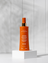 Ce spray à la texture légère protège votre peau tout en la sublimisant. Il est idéal pour les expositions au soleil intense (montagne, tropique, bateaux, expositions prolongées).Livraison rapide et gratuite dès 50$